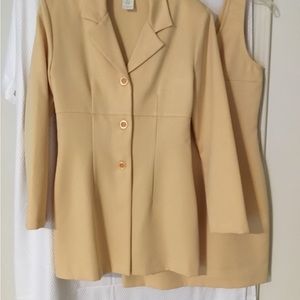 Host Pick- Sarah Richards two piece outfit. Dress with blazer. Size9/10